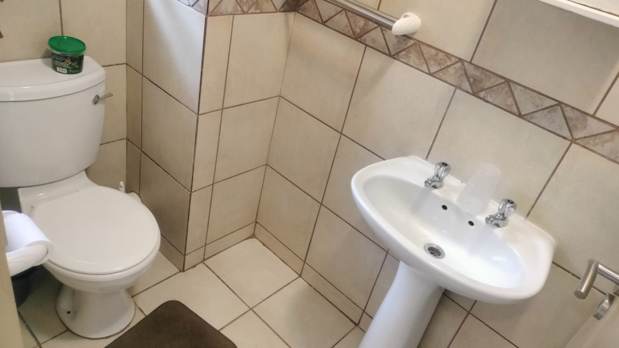 1 Bedroom Property for Sale in Vredenhof Sh Free State